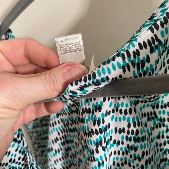 LOFT Sleeveless Black White Teal Pattern Top - Picture 9 of 9